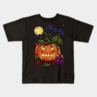 Bright glowing Halloween pumpkin, creepy Jack O Lantern Kids T-Shirt